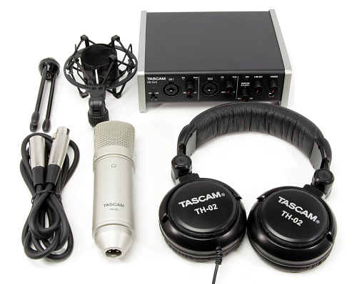 Tascam TrackPack 2x2 Комплект для звукозаписи