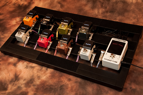 Joyo JF-18R-Power-Tune Тюнер педальный со встроенным блоком питания на 8 педалей