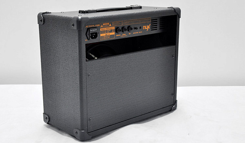 Nux Frontline-15 Цифровой гитарный комбоусилитель, 15 Вт