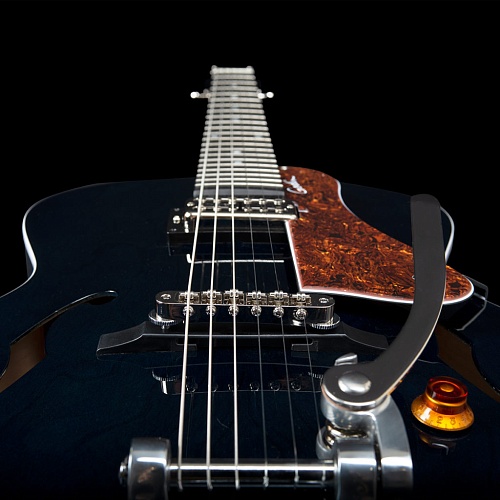 Godin 5th Ave Night Club Indigo Blue Электрогитара арктоп, с футляром