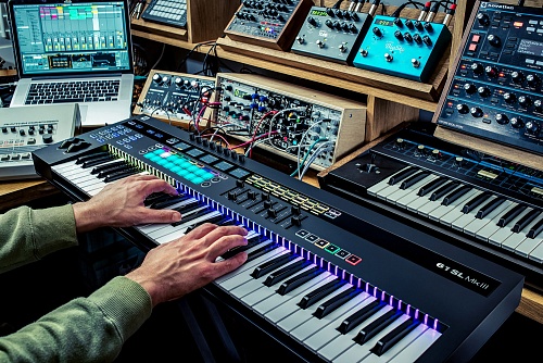 Novation 61 SL MK III Миди-клавиатура, 61 клавиша