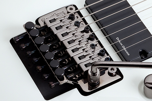 Schecter DEMON-7 VWHT Гитара электрическая, 7 струн