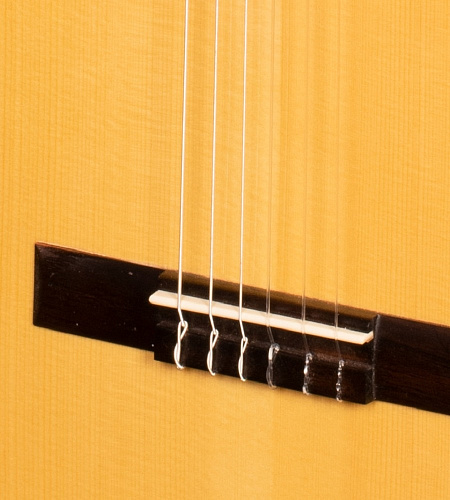 Hora N1105CTW Flamenco CTW Классическая гитара 4/4, с вырезом и звукоснимателем