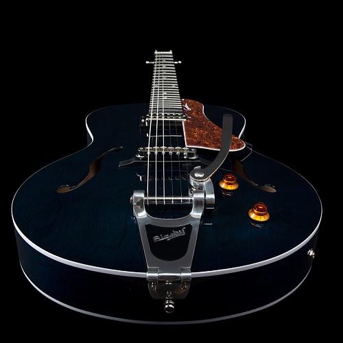 Godin 5th Ave Night Club Indigo Blue Электрогитара арктоп, с футляром