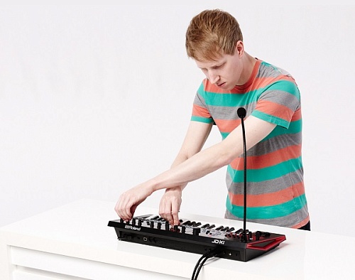 Roland JD-XI Гибридный синтезатор