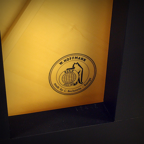 W. Hoffmann Vision V 112 Пианино черное, полированное