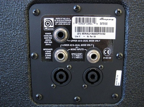 AMPEG SVT-810E Басовый кабинет, 800 Вт