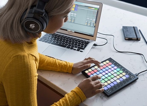Novation Launchpad MINI MK3 Контроллер для Ableton Live, 64 полноцветных пэда