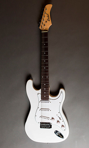 ROCKET ST-01 WH 39" Электрогитара