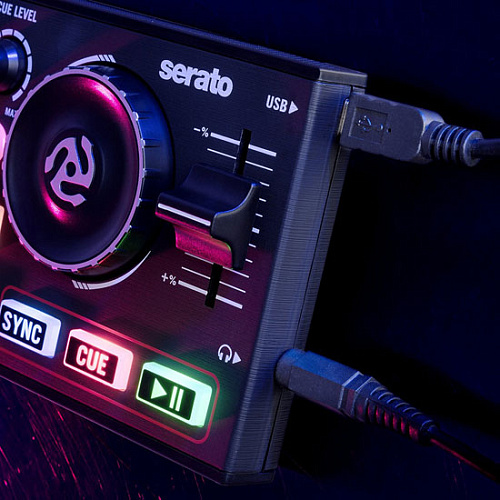 NUMARK DJ2GO2 Touch Сверхпортативный DJ-контроллер, в комплекте ПО Serato DJ Intro