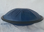 Фото:Pangooda Drums PNG-GRS-36MM Глюкофон "Гранофон" кованый, обертоновый, синий металлик 36 см, с палочками и чехлом