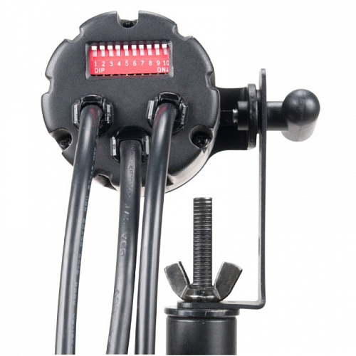 American DJ Pinspot LED QUAD DMX Светодиодный прожектор