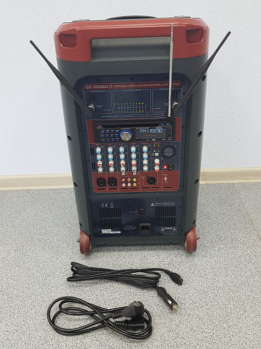Soundking WI08D-1 Комплект акустической системы, микшер, усилитель, микрофоны, 65 Вт