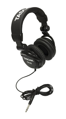 Tascam TrackPack 2x2 Комплект для звукозаписи