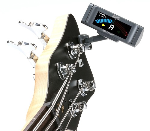 KORG AW-LT100B Хроматический тюнер-клипса для бас-гитары