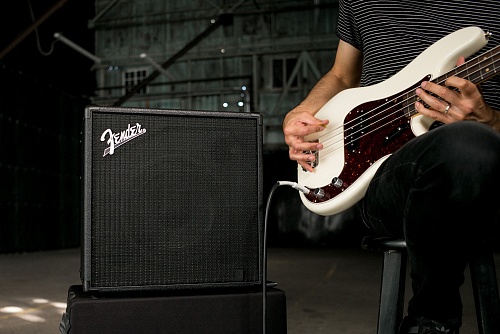 FENDER RUMBLE STUDIO 40 230V EU Моделирующий комбоусилитель для бас-гитары, 40 Вт