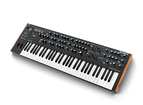 Novation Summit Двухмодульный 16ти голосый полифонический синтезатор