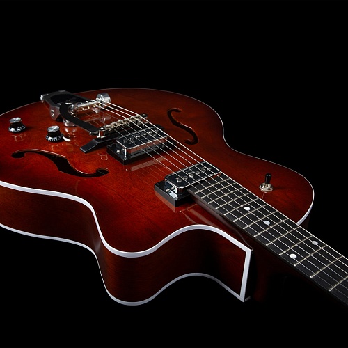 Godin 5th Ave Uptown T-Armond Havana Burst Электрогитара арктоп, с футляром