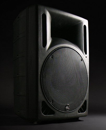 ALPHA AUDIO A-AMP fifteen biamp активная акустическая система, НЧ динамик 15", мощность 210 Вт