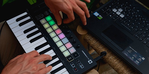 Novation LaunchKey Mini MK3 Компактный контроллер с встроенным арпеджиатором