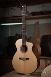Фото:NewTone GASOLС45N GA S OL N Акустическая гитара из массива, c вырезом