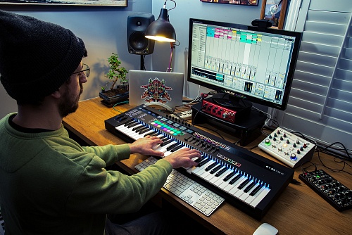 Novation 61 SL MK III Миди-клавиатура, 61 клавиша
