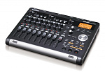 Фото:Tascam DP-03SD Цифровая 8-канальная портастудия со встроенным CD рекордером