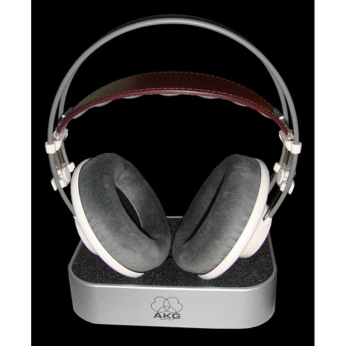 AKG K701   