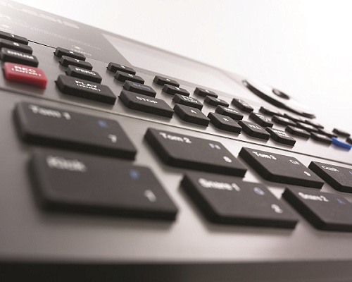 Alesis SR18 Барабанный модуль