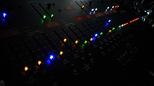 Behringer ODYSSEY Аналоговый дуофонический синтезатор