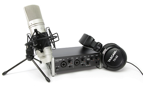 Tascam TrackPack 2x2 Комплект для звукозаписи