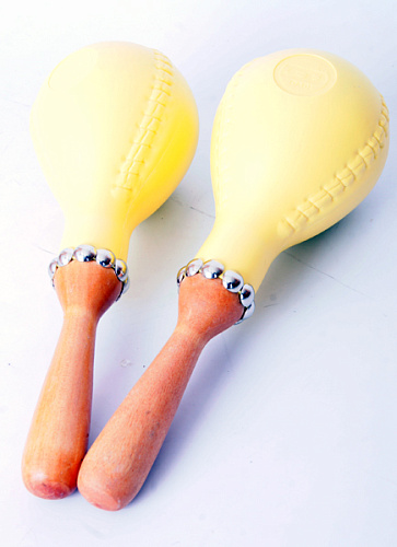 Dadi MA02 Маракасы большие на ручке, из мягкого пластика.