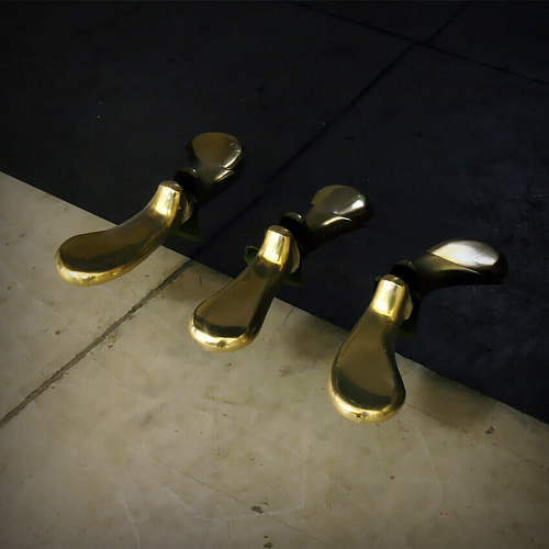 W. Hoffmann Vision V 112 Пианино черное, полированное