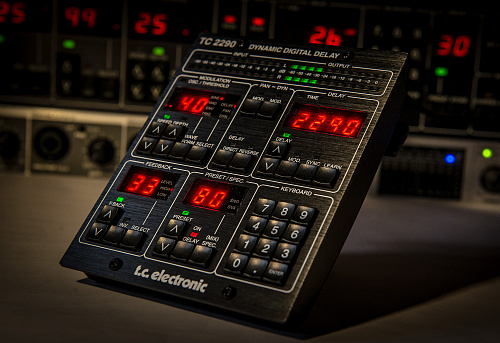 TC electronic TC2290-DT Плагин динамический дилей с USB-контроллером