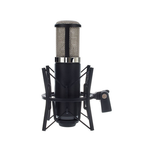 AKG P820 Tube Ламповый микрофон
