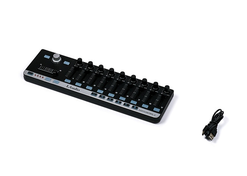 LAudio EasyControl MIDI-контроллер