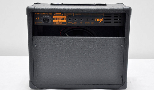 Nux Frontline-15 Цифровой гитарный комбоусилитель, 15 Вт