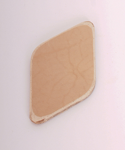 Мозеръ P09 Медиатор кожаный для гуслей, форма ромб