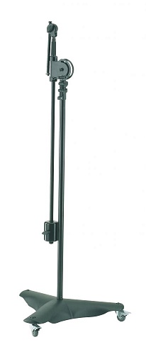 K&M 21430-500-55 Микрофонная стойка 'журавль' на колесах
