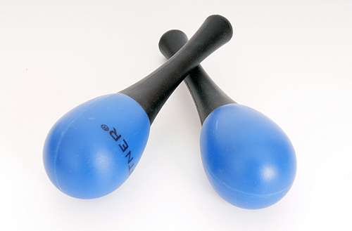 Fleet M22 Пластиковые маракасы на ручке, диаметр 3,9cм, длина 13см.