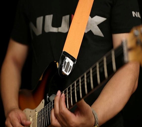 Musedo T-65 Тюнер для гитары на ремень